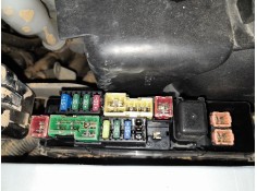 CAJA RELES / FUSIBLES 