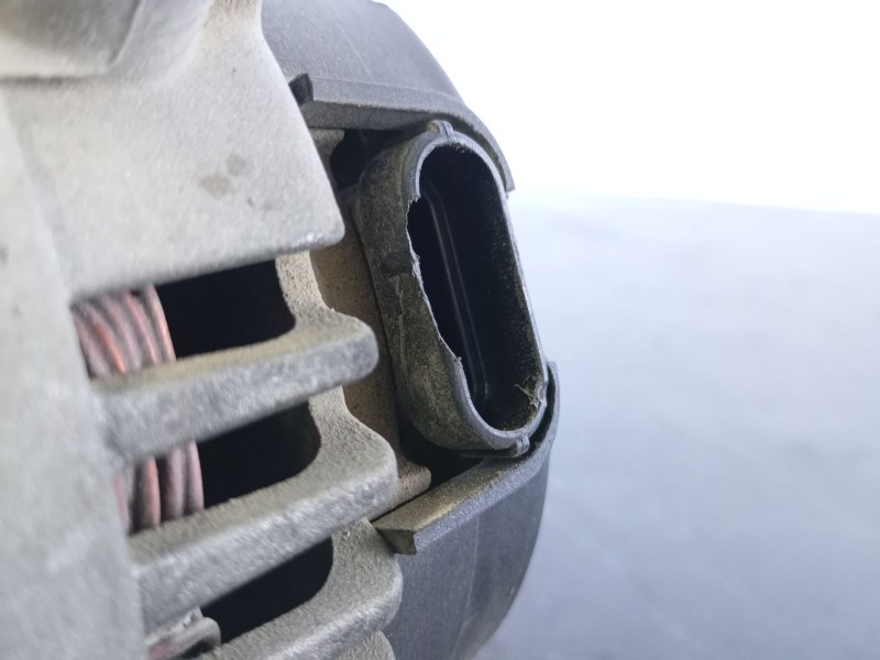 Recambio de alternador para chevrolet captiva (c100, c140) 2.4 referencia OEM IAM   