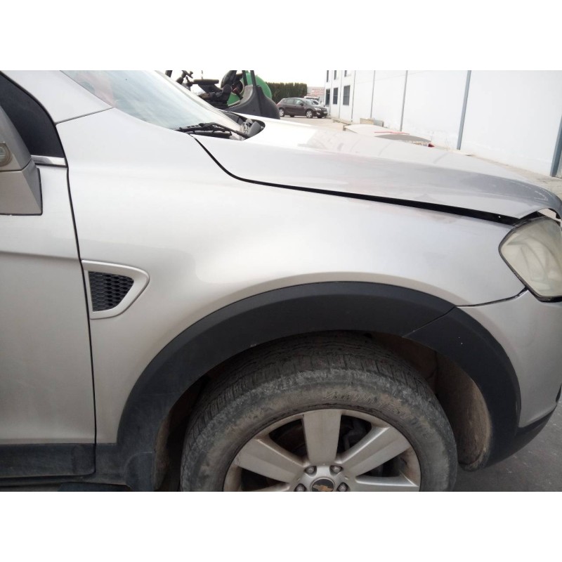 Recambio de aleta delantera derecha para chevrolet captiva 2.0 vcdi lt referencia OEM IAM   