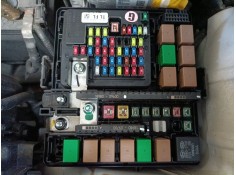 CAJA RELES / FUSIBLES 