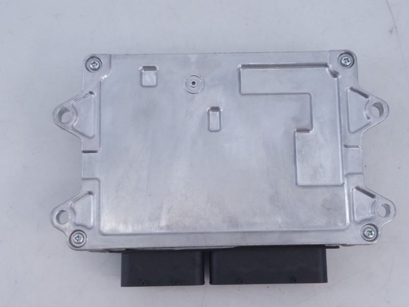 Recambio de centralita motor uce para mazda 3 hatchback (bp) 2.0 skyactiv-g m hybrid referencia OEM IAM PGKA18881 E6TA6075H 