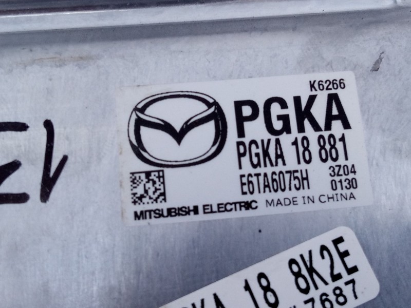 Recambio de centralita motor uce para mazda 3 hatchback (bp) 2.0 skyactiv-g m hybrid referencia OEM IAM PGKA18881 E6TA6075H 