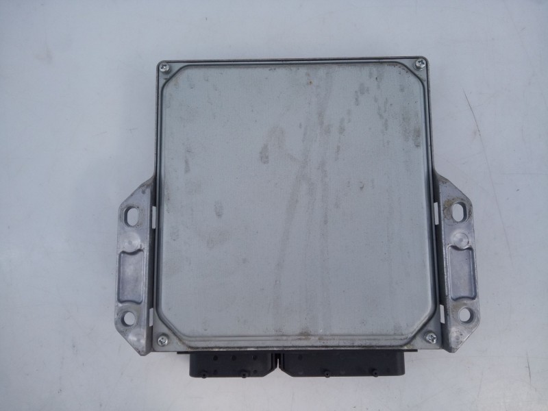 Recambio de centralita motor uce para renault maxity 2.5 diesel referencia OEM IAM 23710MA22B  