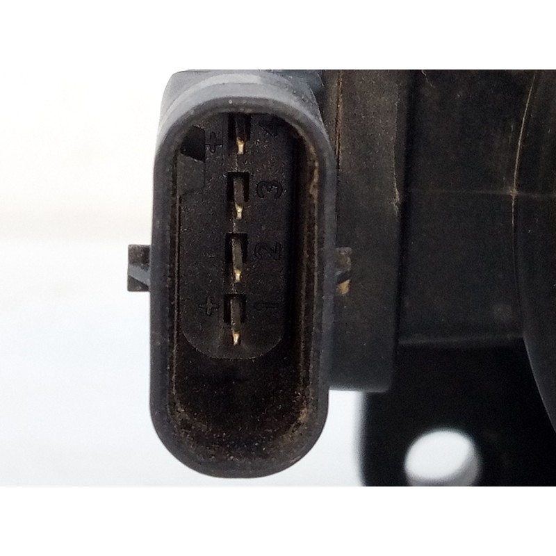 Recambio de caudalimetro para volkswagen golf vii (5g1, bq1, be1, be2) 1.6 tdi referencia OEM IAM 04L906461B  