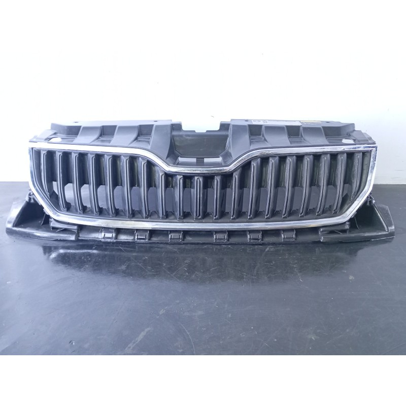 Recambio de rejilla delantera para skoda fabia active referencia OEM IAM   