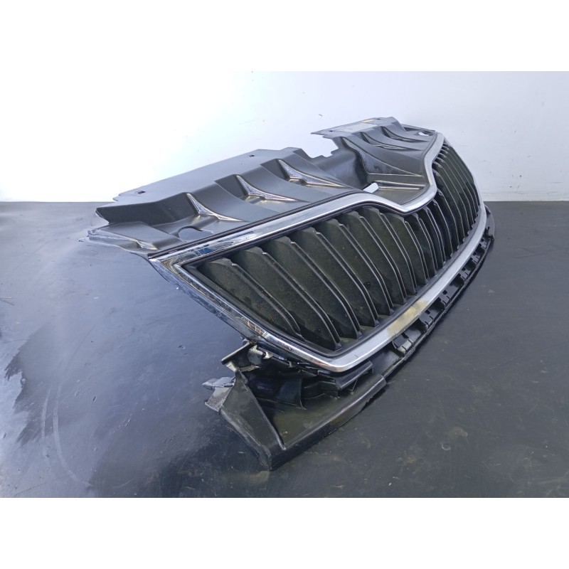Recambio de rejilla delantera para skoda fabia active referencia OEM IAM   