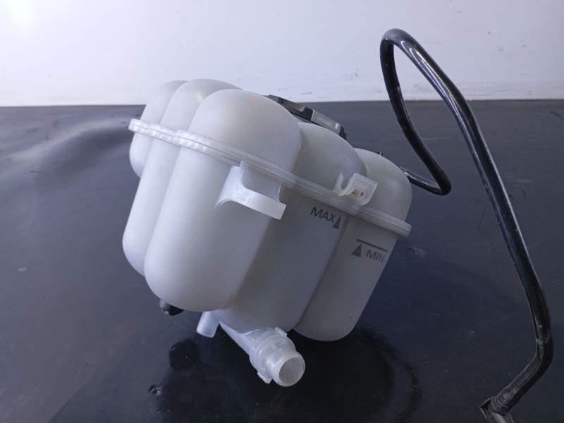 Recambio de deposito expansion para volkswagen touareg r-line 4 motion referencia OEM IAM   