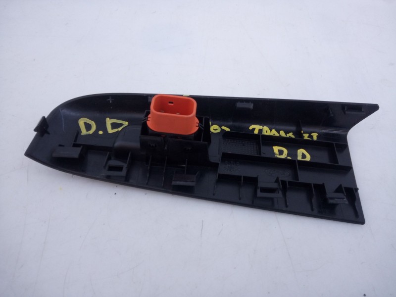 Recambio de mando elevalunas delantero derecho para ford transit courier trend referencia OEM IAM   