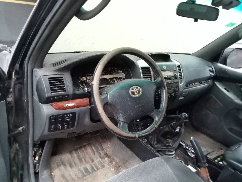 toyota land cruiser (j12) del año 2004