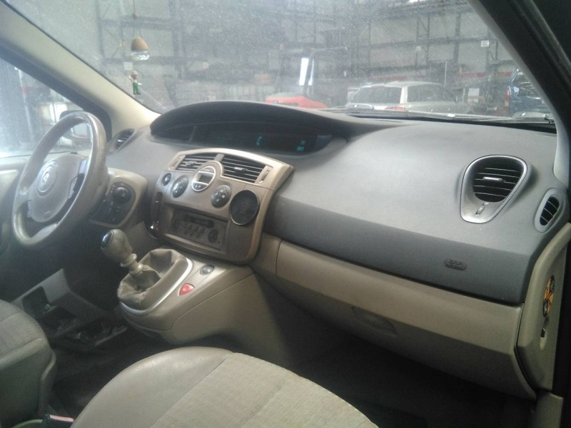 renault scenic ii del año 2005
