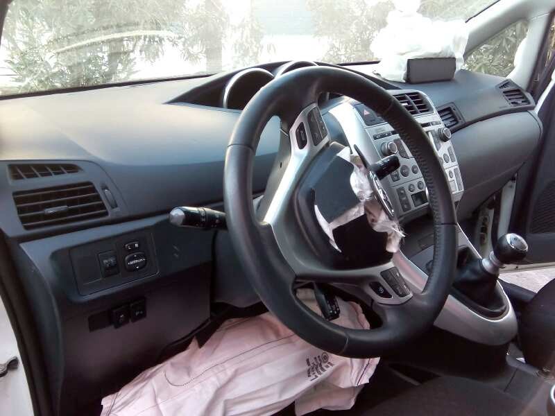 toyota verso del año 2011