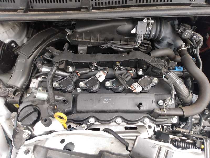 toyota yaris del año 2015