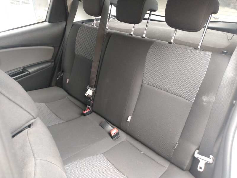 toyota yaris del año 2015