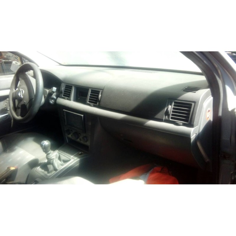 opel vectra c berlina del año 2003