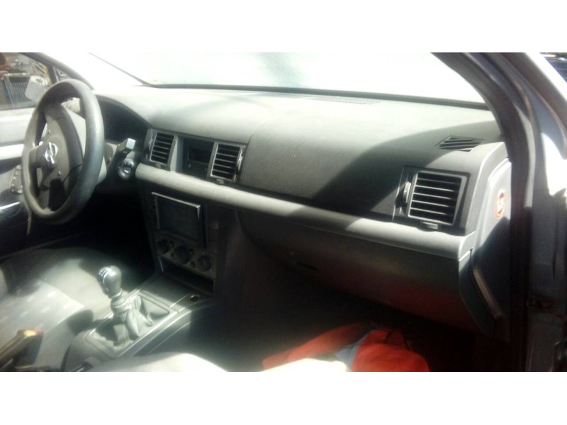 opel vectra c berlina del año 2003