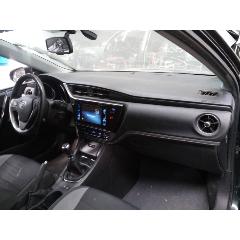 toyota auris del año 2016