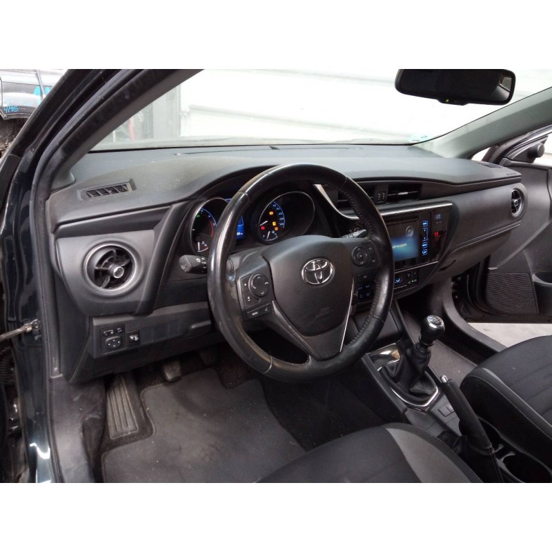 toyota auris del año 2016