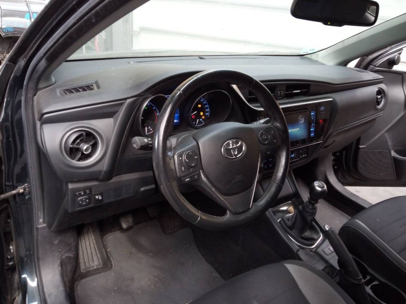 toyota auris del año 2016