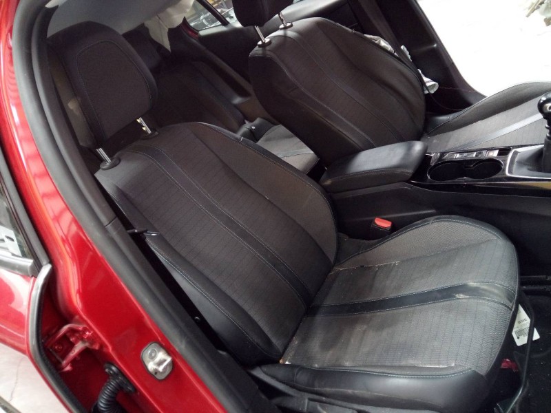 peugeot 2008 (p1) del año 2021