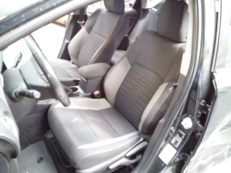 toyota auris del año 2016