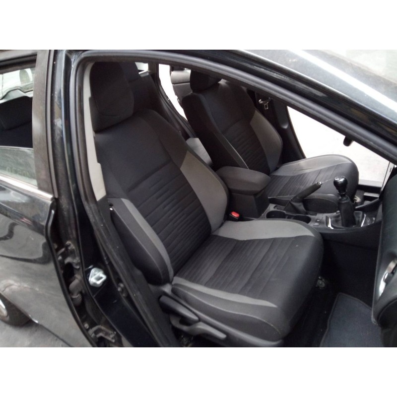 toyota auris del año 2016