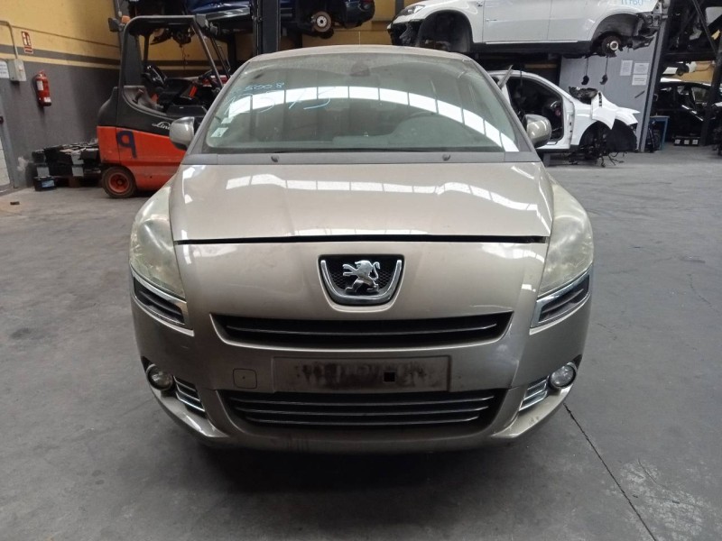 peugeot 5008 del año 2010
