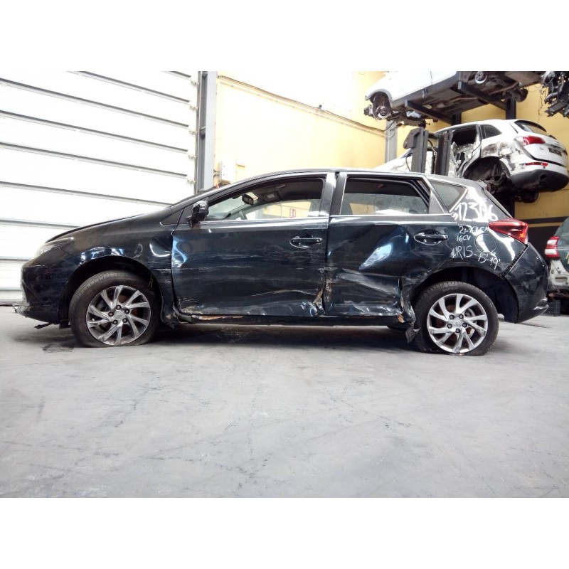 toyota auris del año 2016