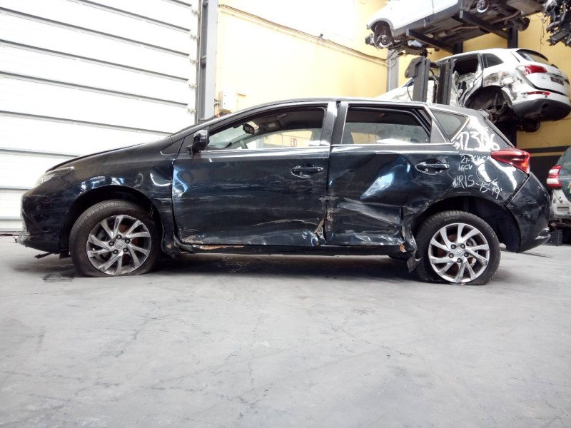 toyota auris del año 2016