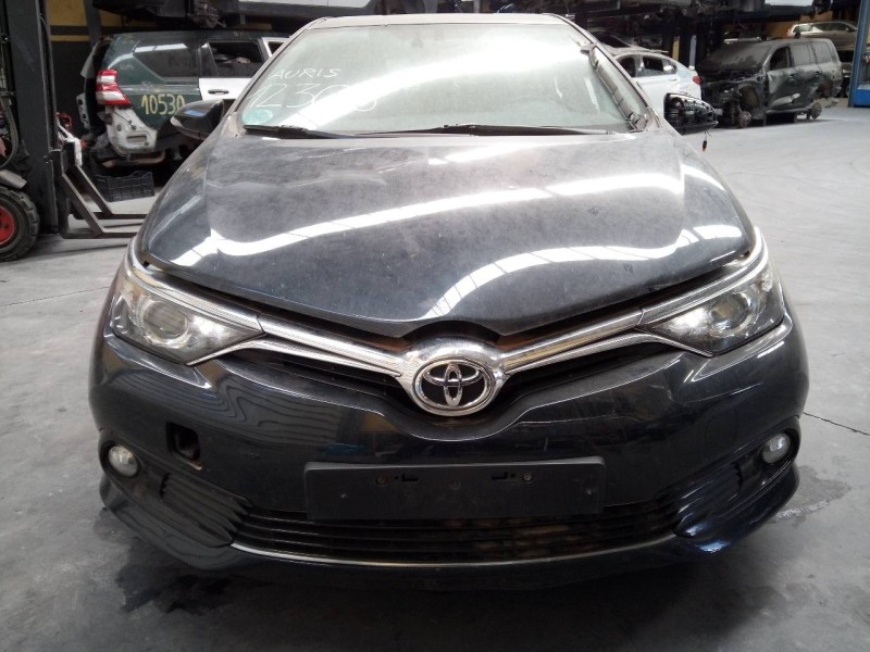 toyota auris del año 2016