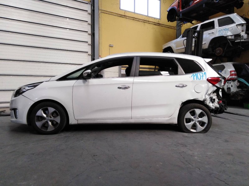 kia carens ( ) del año 2013