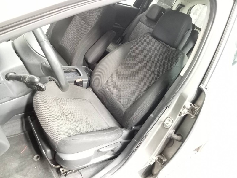 peugeot 5008 del año 2010