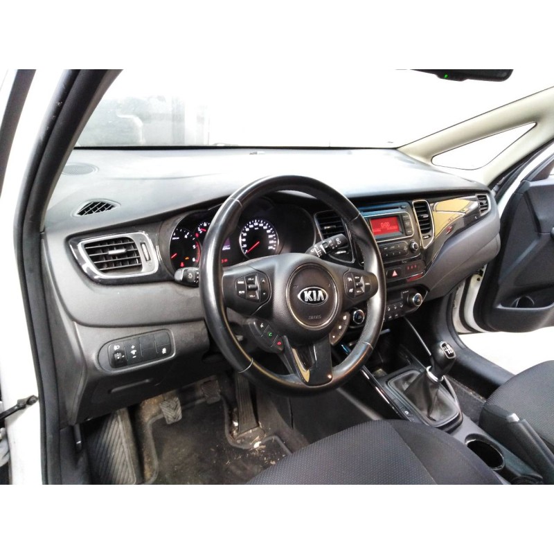 kia carens ( ) del año 2013