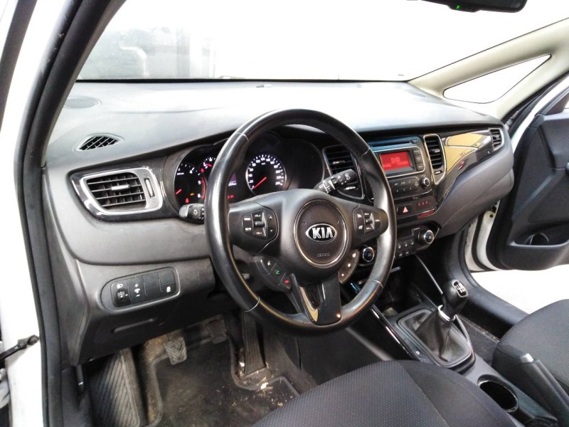 kia carens ( ) del año 2013