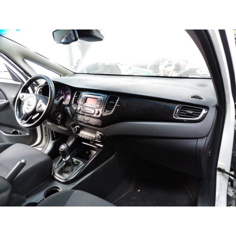 kia carens ( ) del año 2013