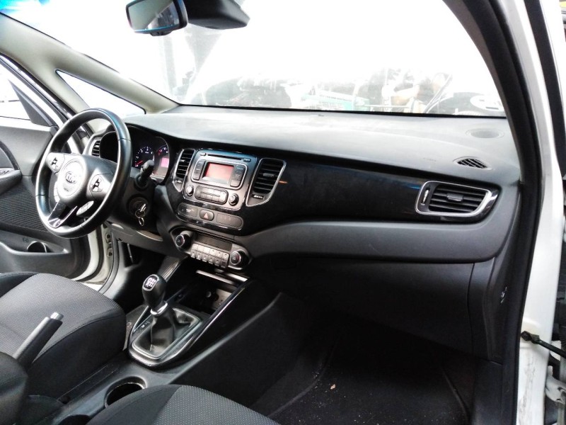 kia carens ( ) del año 2013