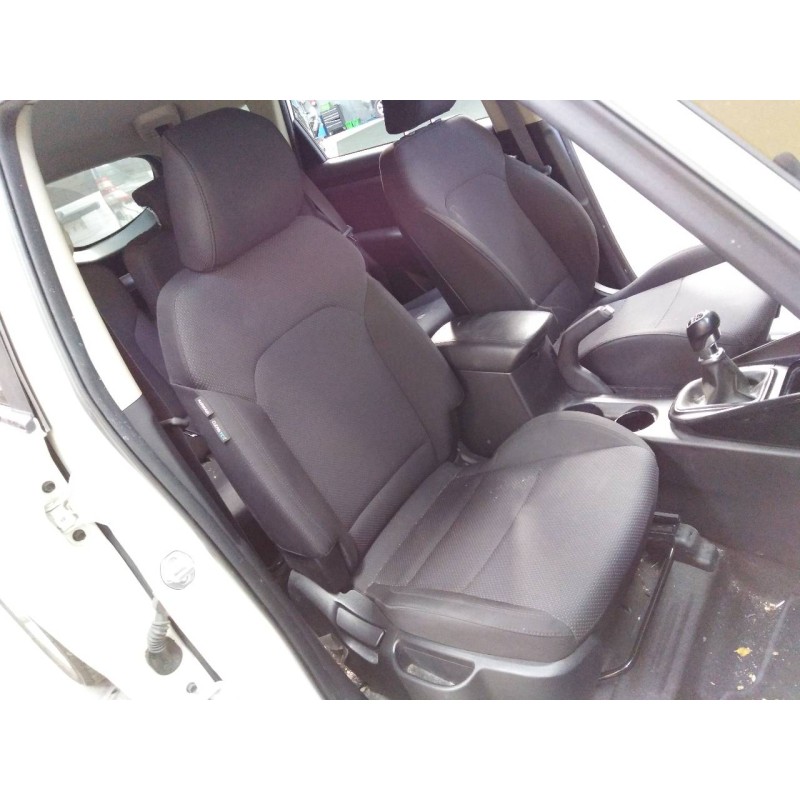 kia carens ( ) del año 2013