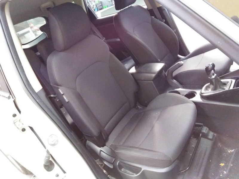 kia carens ( ) del año 2013