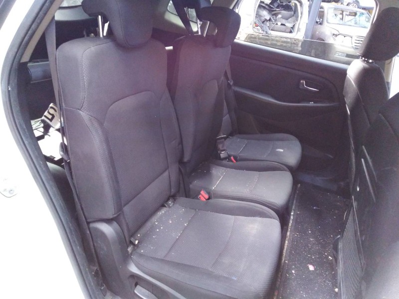 kia carens ( ) del año 2013