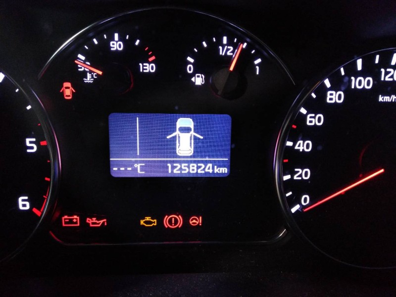 kia carens ( ) del año 2013