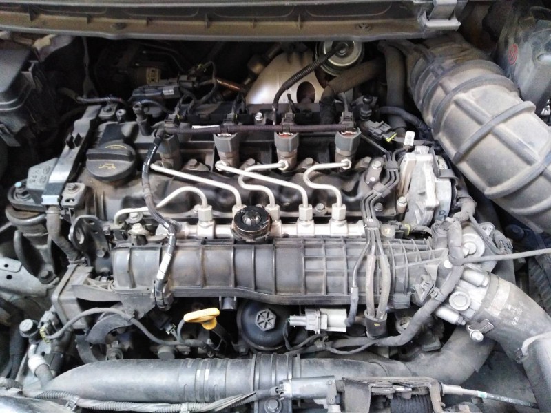 kia carens ( ) del año 2013