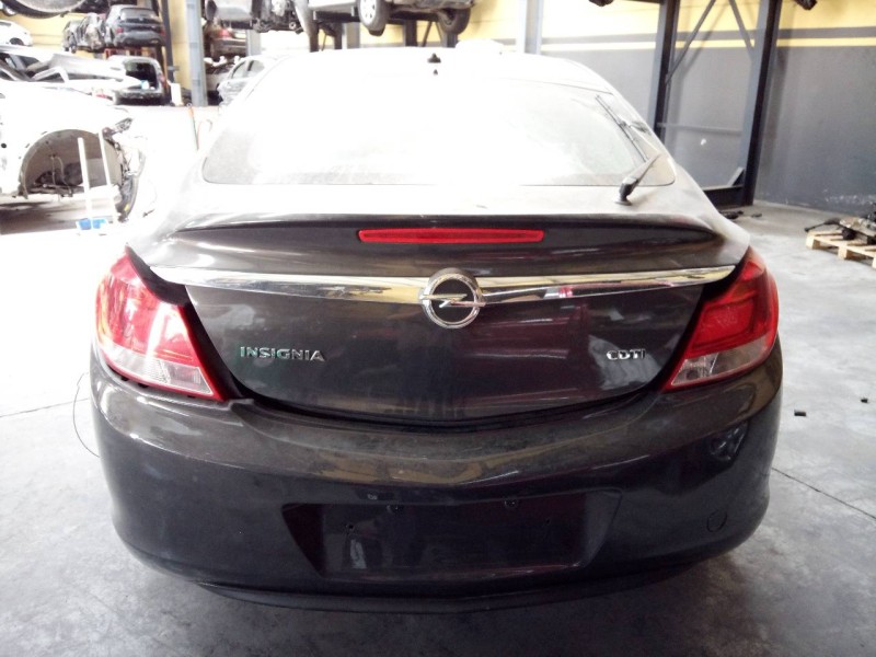 opel insignia berlina del año 2012