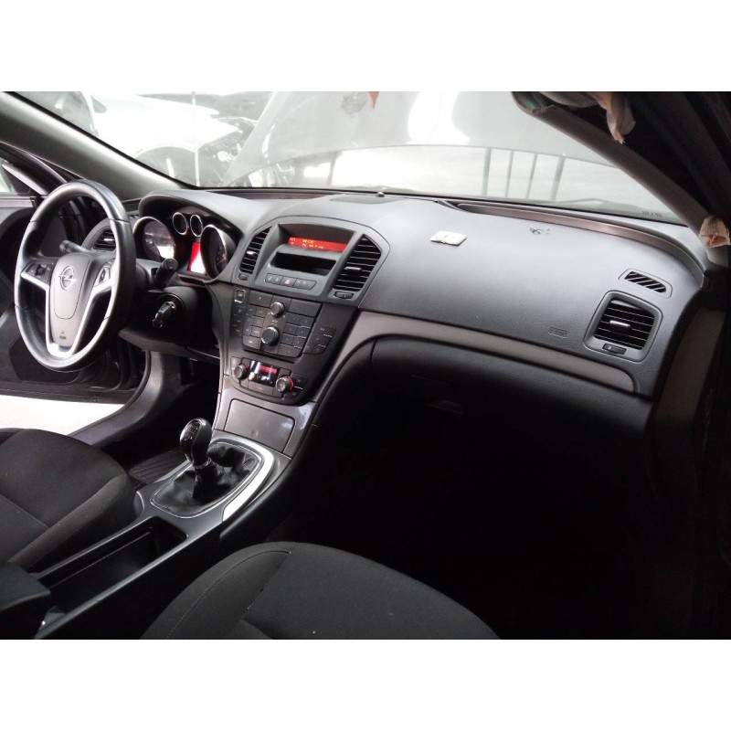 opel insignia berlina del año 2012