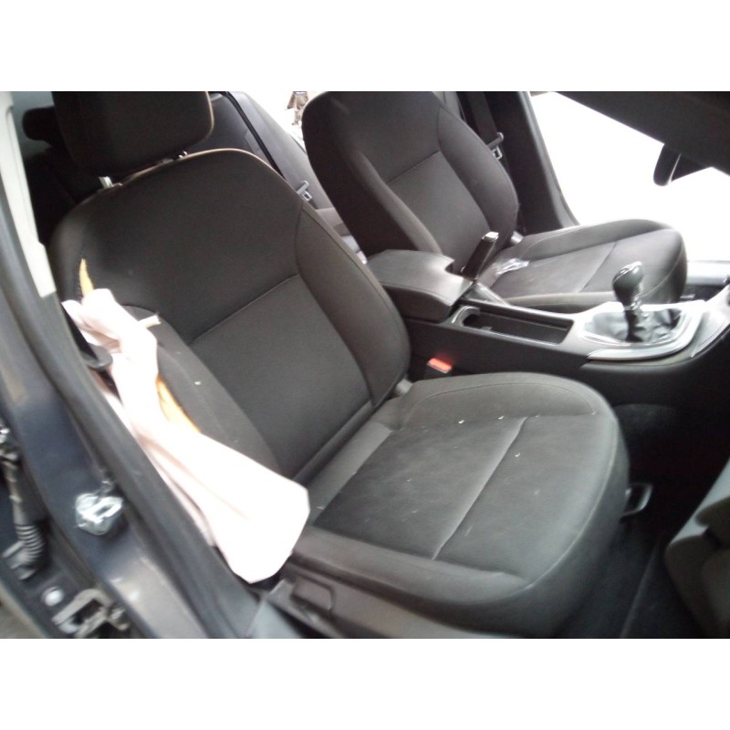 opel insignia berlina del año 2012