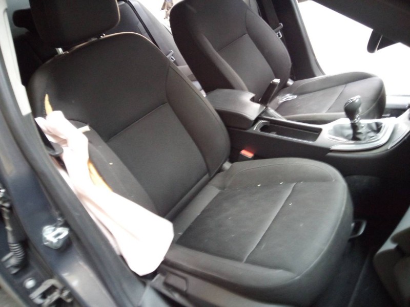 opel insignia berlina del año 2012