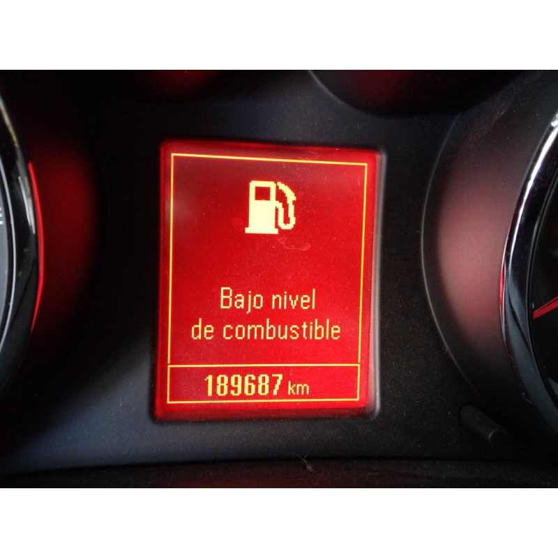 opel insignia berlina del año 2012