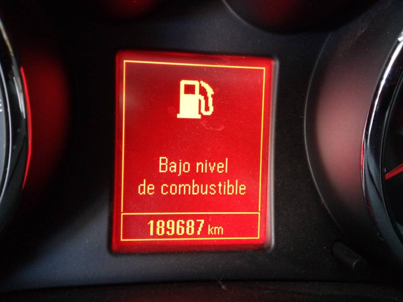 opel insignia berlina del año 2012