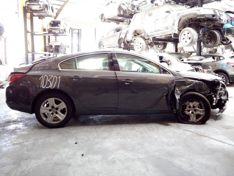 opel insignia berlina del año 2012