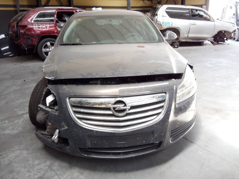 opel insignia berlina del año 2012