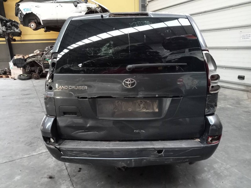 toyota land cruiser (j12) del año 2004