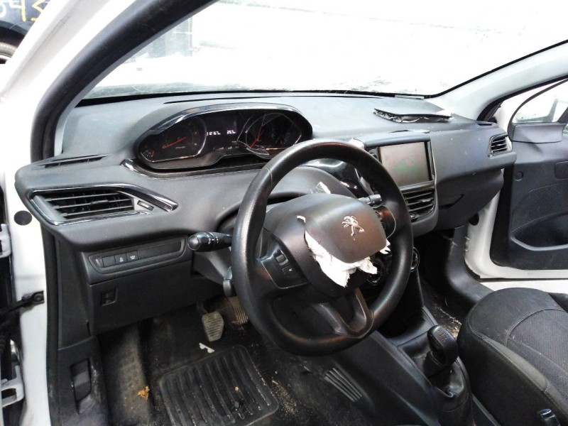 peugeot 208 del año 2013